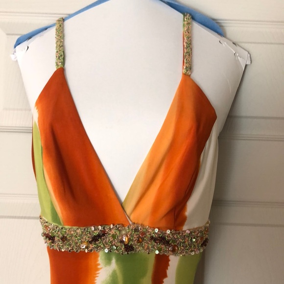 Gorgeous dress with beaded open back detail - Picture 2 of 4